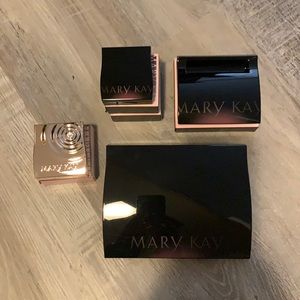 Lot of Mary Kay Compacts
